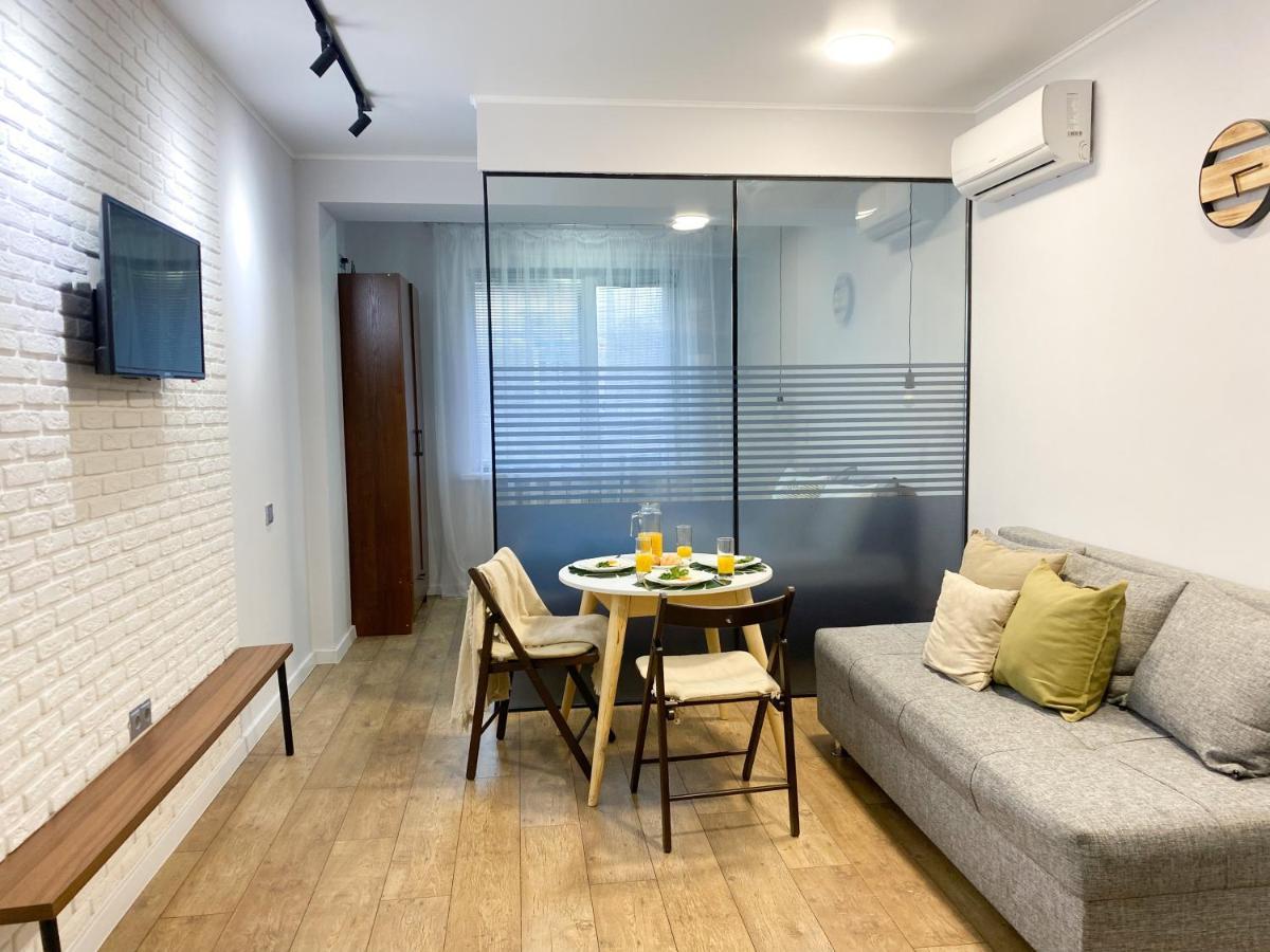 Студия В Стиле Loft В Центре Города 阿拉木图 外观 照片